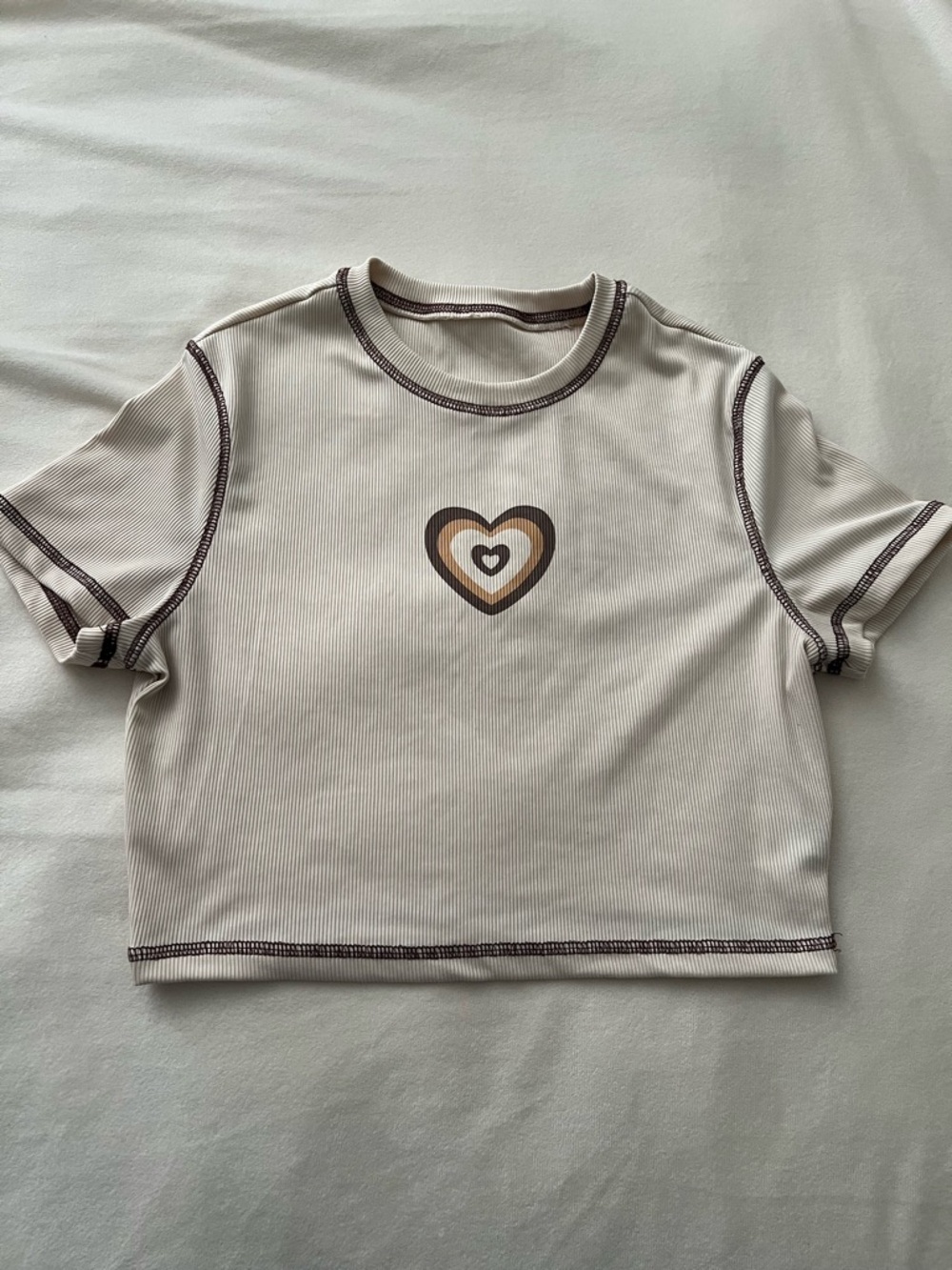 ✨ 5/$25 ✨ Cream and Brown Ribbed Heart Cropped Tee